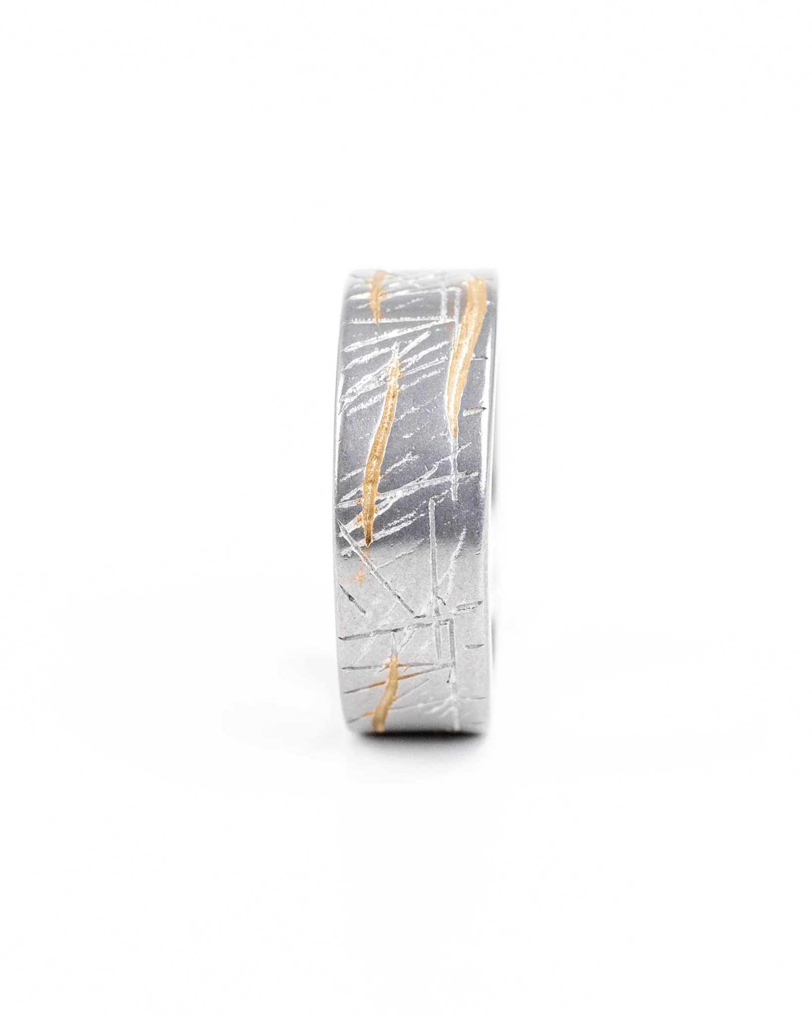 Jernhest - Graverad Ring - Clay - Image 4