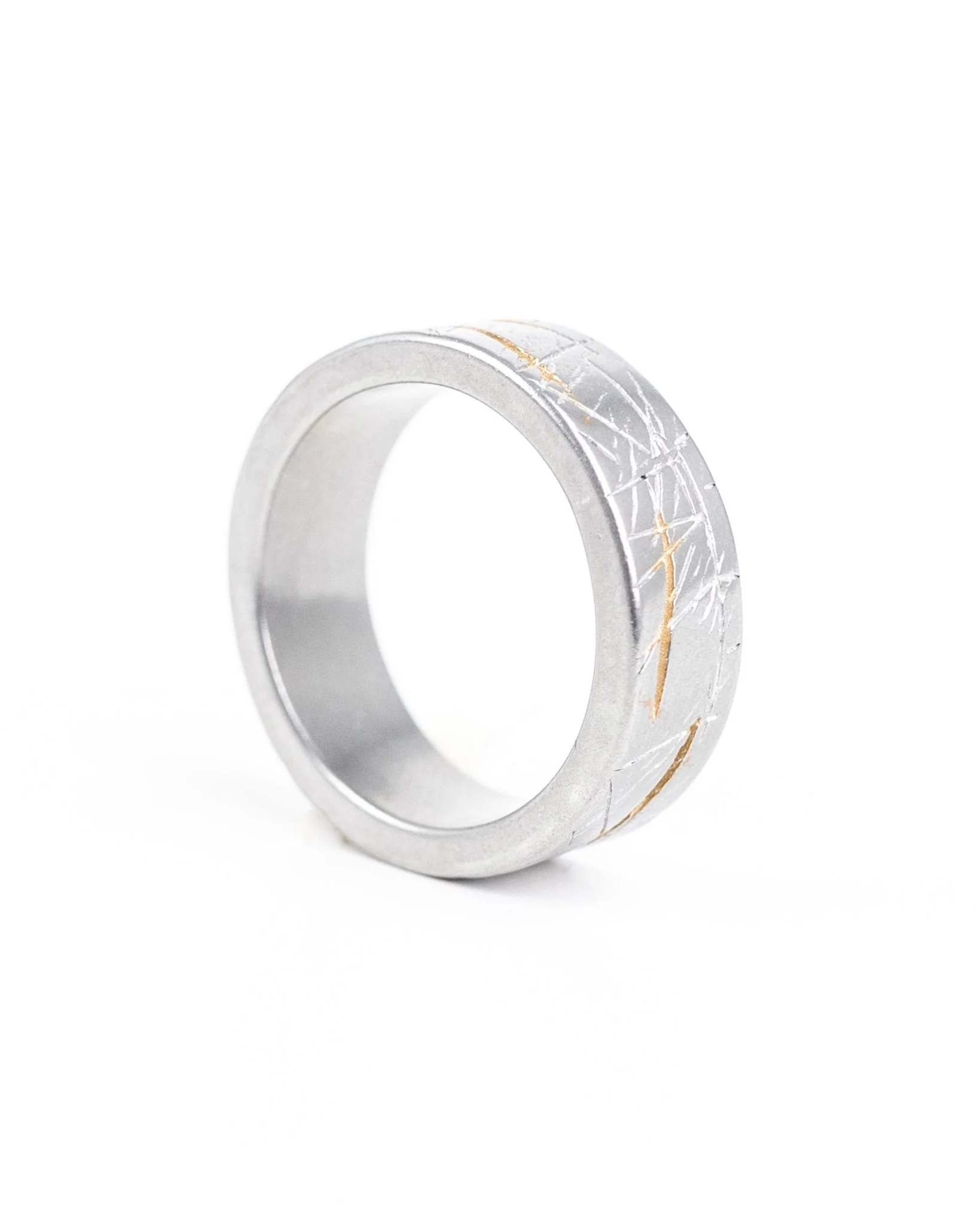 Jernhest - Graverad Ring - Clay - Image 5