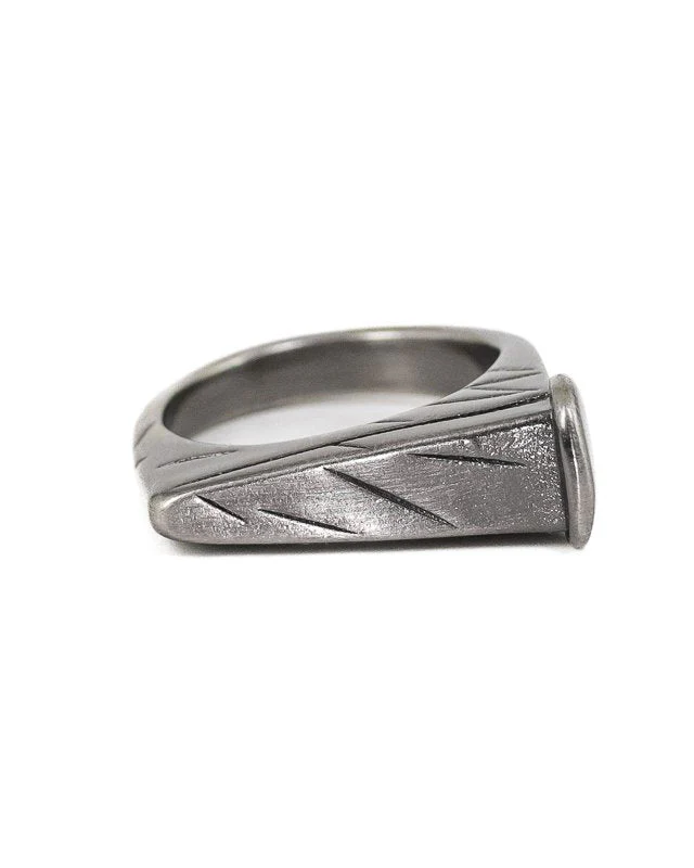 Jernhest - Sern Ring - Antik silver - Smidd spik