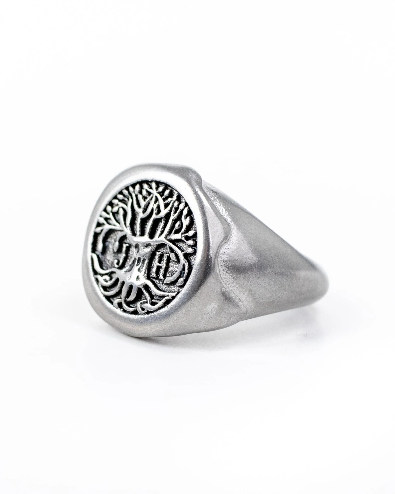 Jernhest - Yggdrasil Ring - Basileos